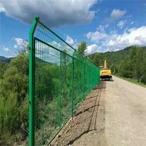 新疆公路护栏网